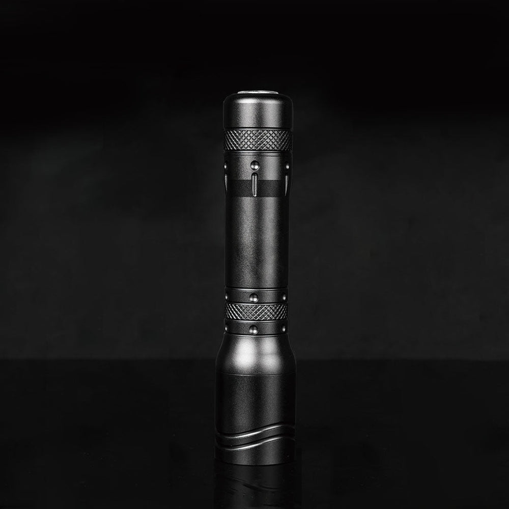 The Lightpalm - Portable Magnetic Charging Strong LED Flashlight